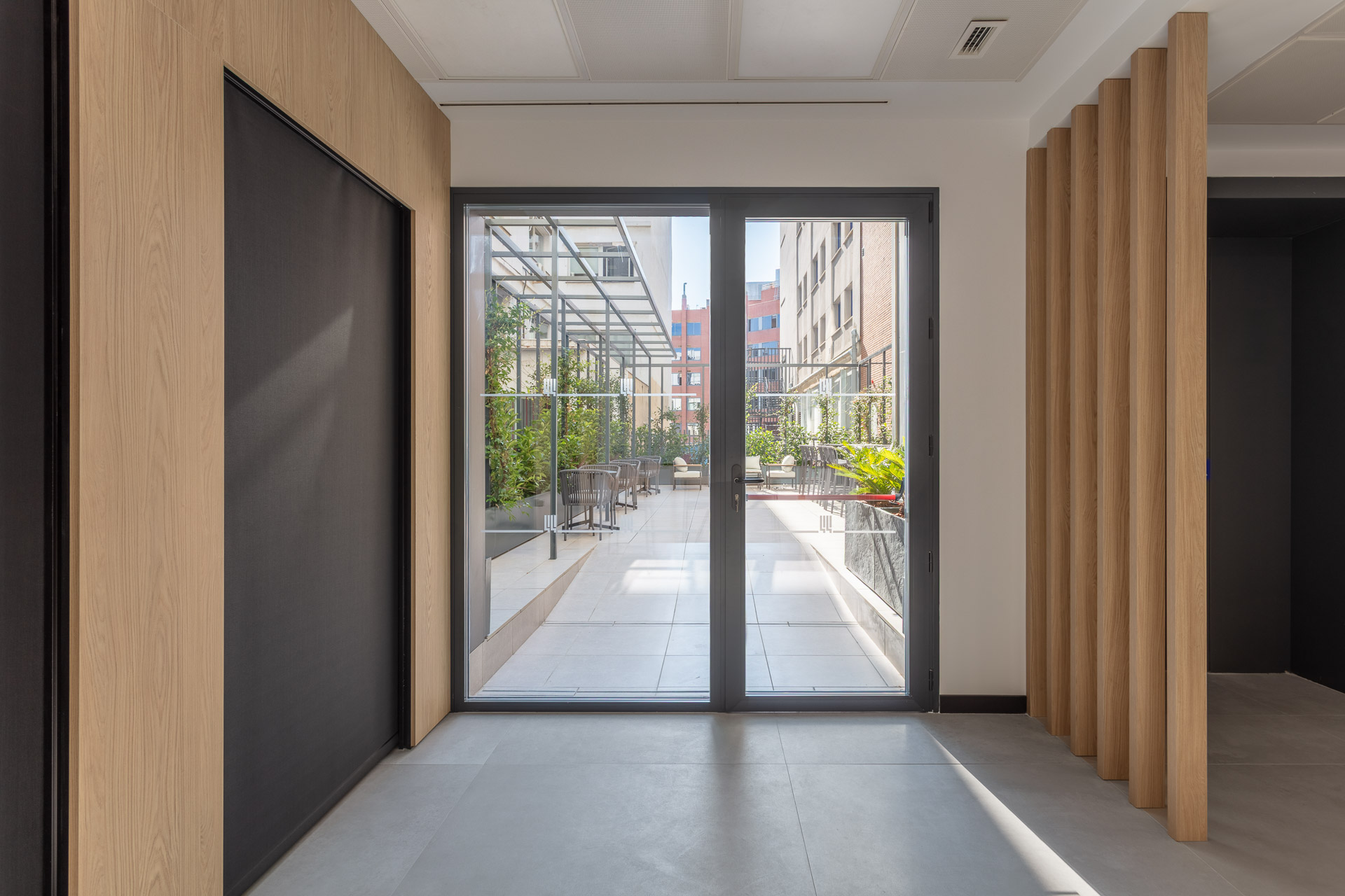 Axis Arquitectura - Lerida 44 x Luzestudio 20