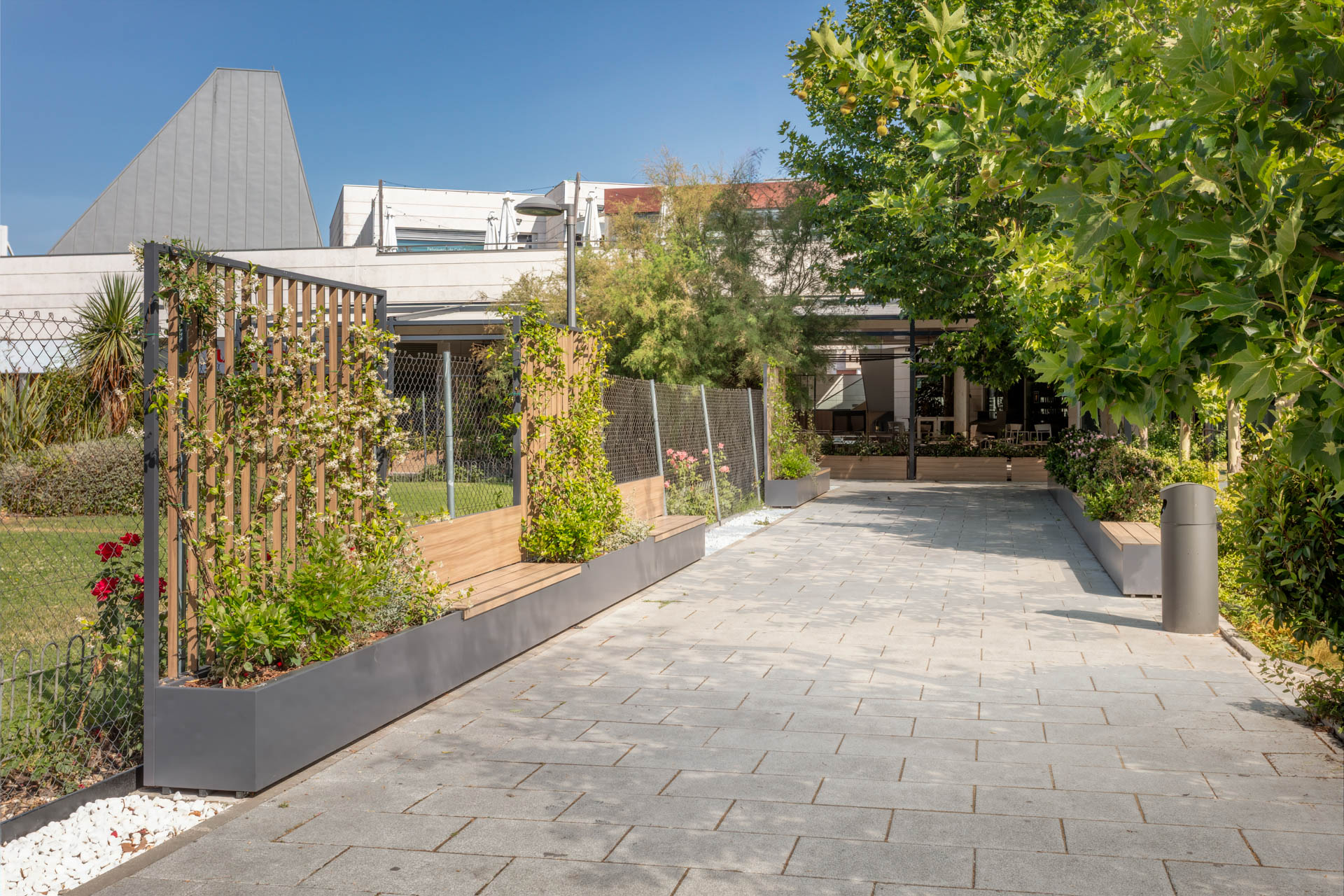 Axis Arquitectura - Los Porches Shopping Center x Luzestudio (2)