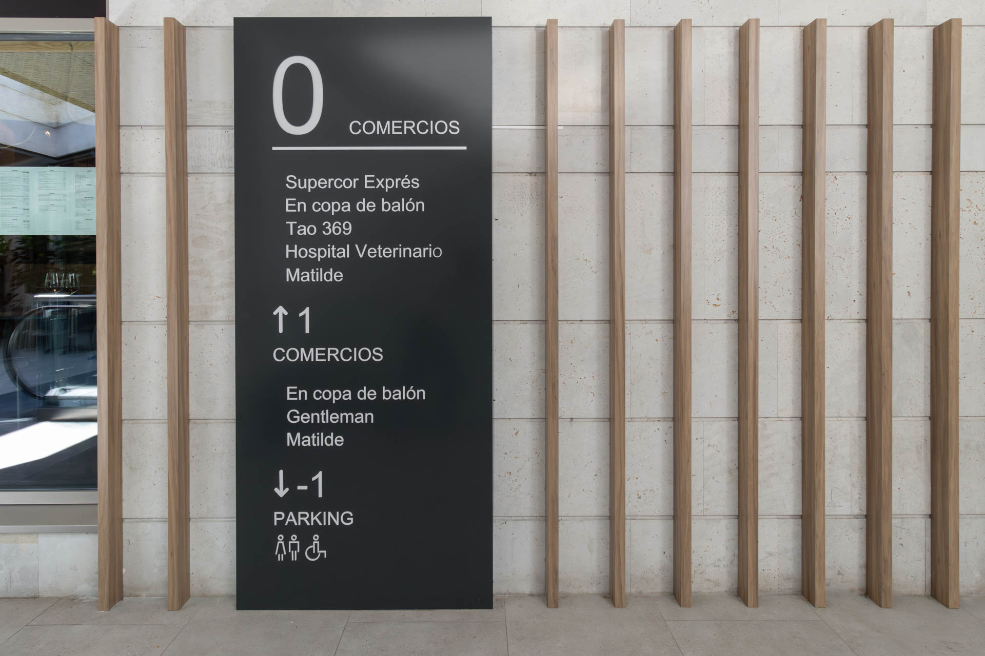 Axis Arquitectura - Los Porches Shopping Center x Luzestudio (24)