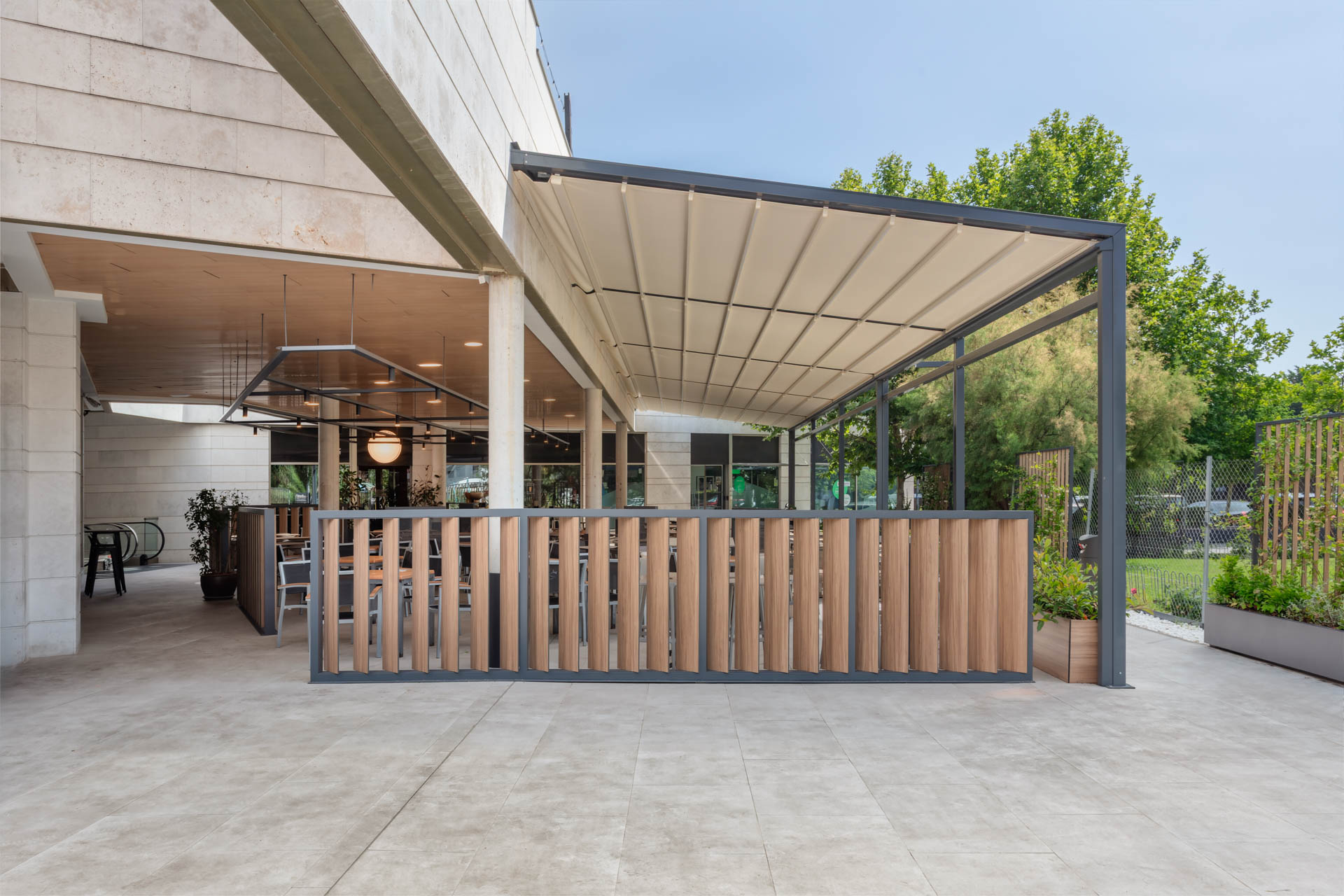Axis Arquitectura - Los Porches Shopping Center x Luzestudio (3)