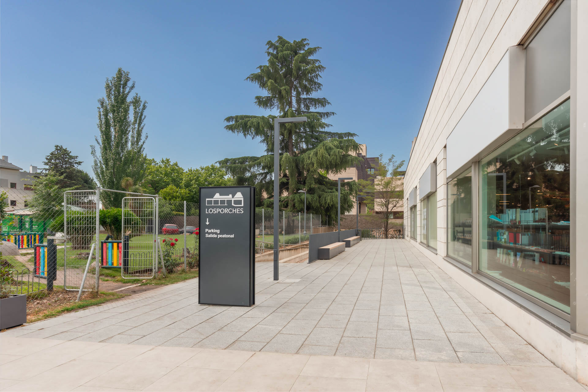 Axis Arquitectura - Los Porches Shopping Center x Luzestudio (4)